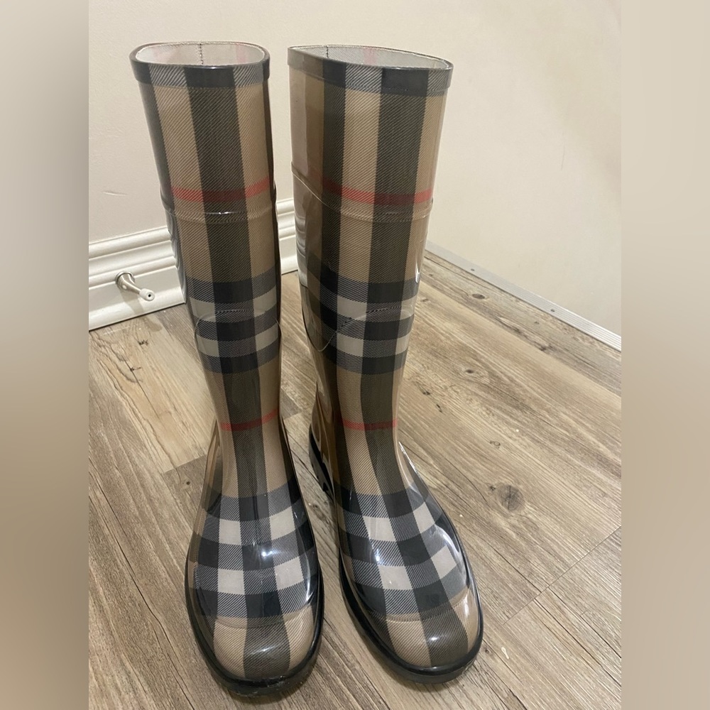 New Burberry rubber rain boots